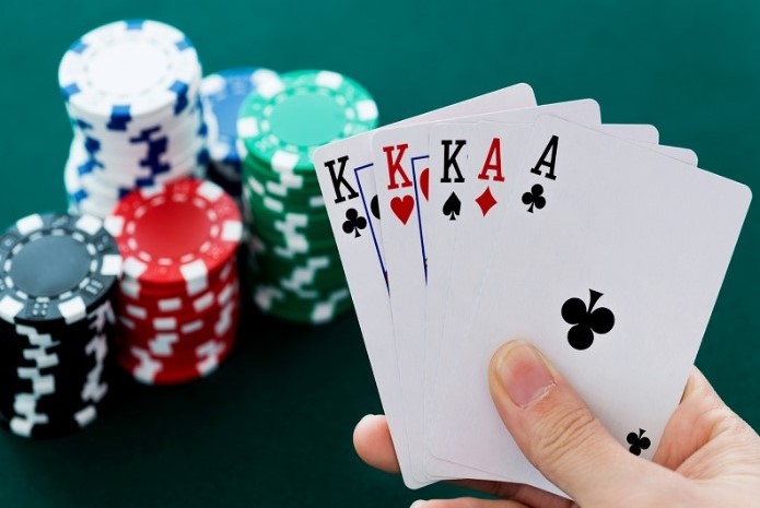 Luật chơi Poker vin777 đơn giản